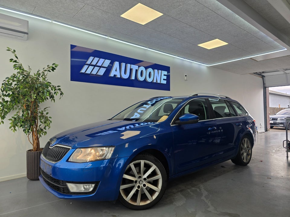 Skoda Octavia 1,8 TSi 180 Elegance Combi 5d