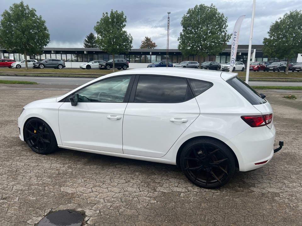 Seat Leon 1,6 TDi 105 Style ST 5d