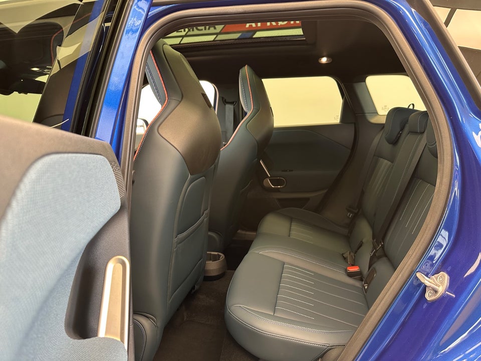 MINI Aceman E Favoured Trim L 5d