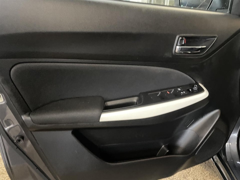 Suzuki Swift 1,2 Dualjet mHybrid Exclusive 5d