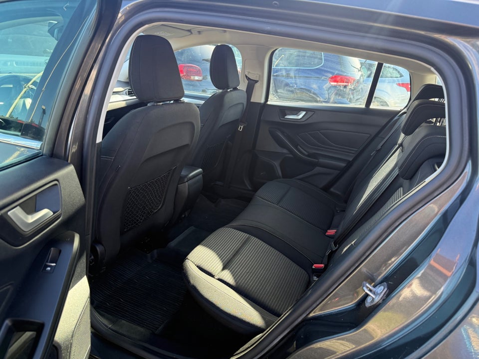 Ford Focus 1,0 EcoBoost Titanium Business stc. 5d