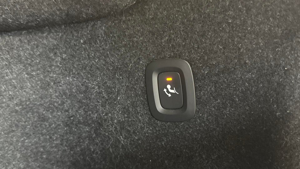 Volvo XC40 ReCharge Extended Range Plus 5d