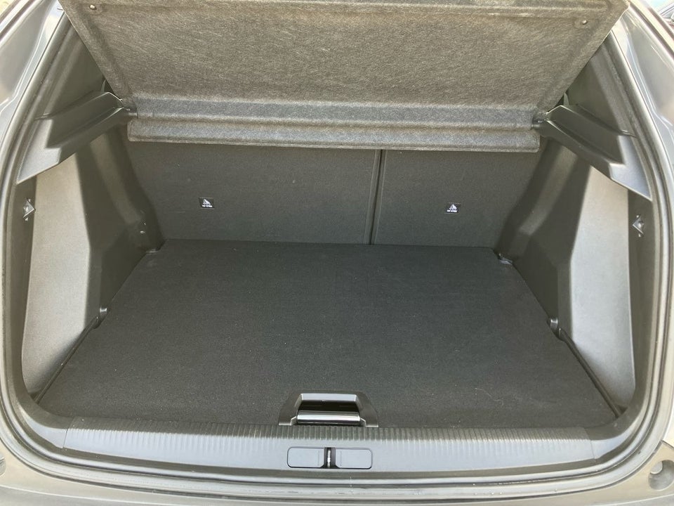 Peugeot 2008 1,2 PureTech 130 First Selection EAT8 5d