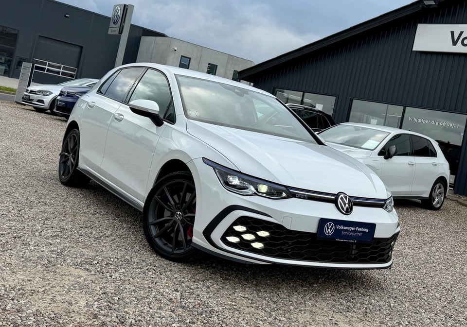 VW Golf VIII 1,4 GTE DSG 5d