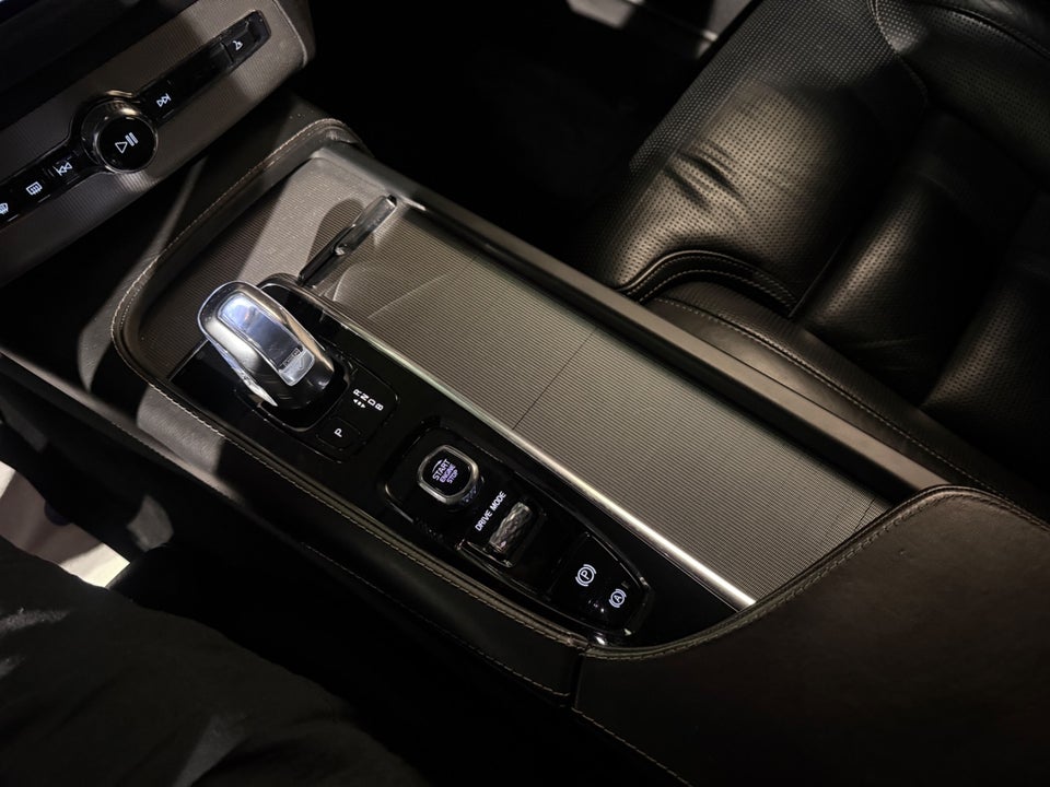 Volvo XC90 2,0 T8 407 Inscription aut. AWD 7prs 5d