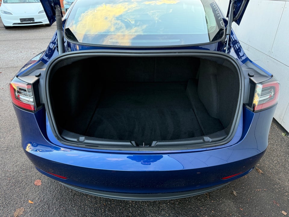 Tesla Model 3 Long Range RWD 4d