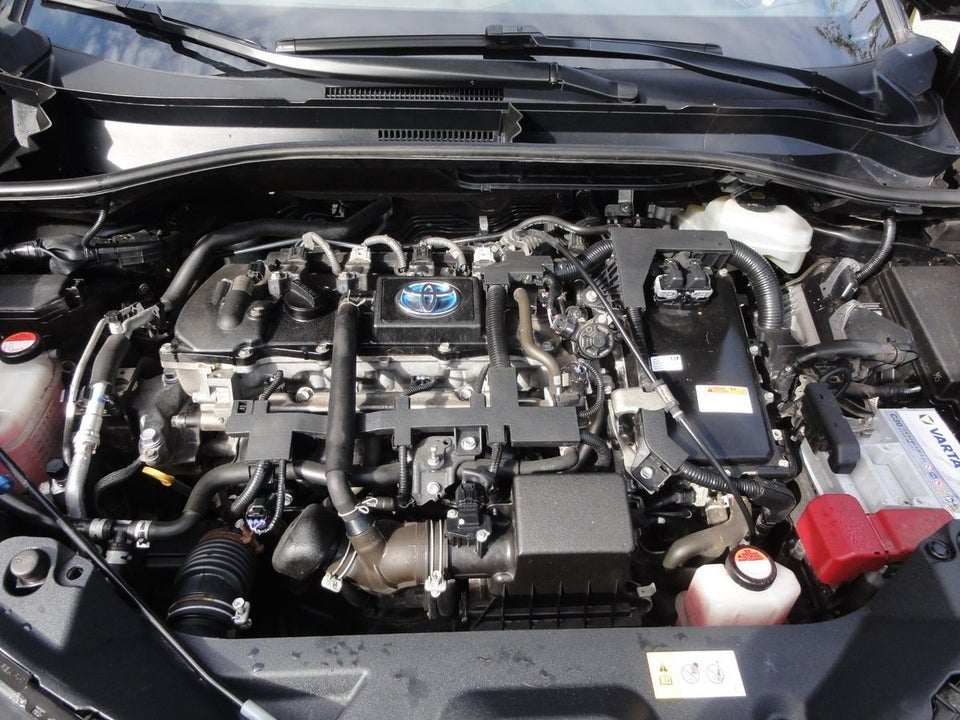 Toyota C-HR 1,8 Hybrid C-ULT CVT 5d