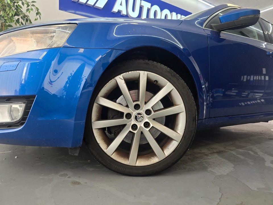 Skoda Octavia 1,8 TSi 180 Elegance Combi 5d