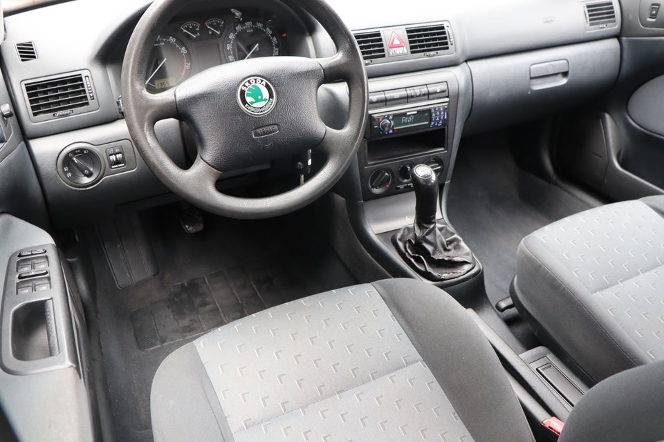 Skoda Octavia 1,6 Classic Combi 5d
