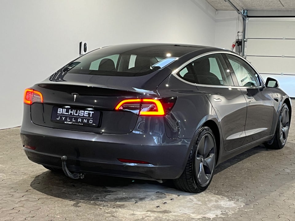 Tesla Model 3 Standard Range+ RWD 4d