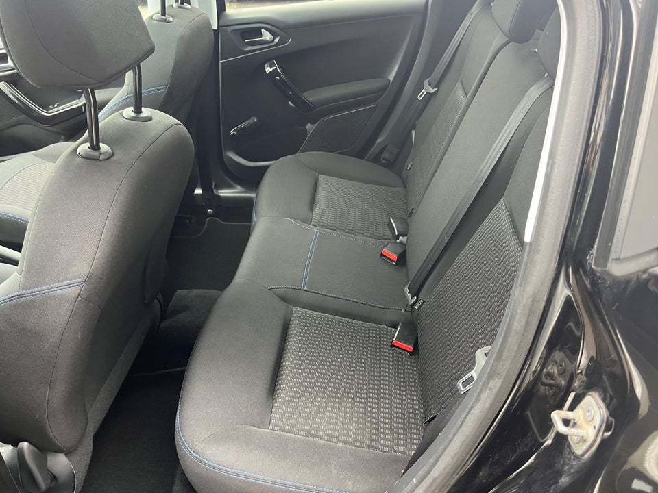 Peugeot 208 1,5 BlueHDi 100 Allure Sky 5d