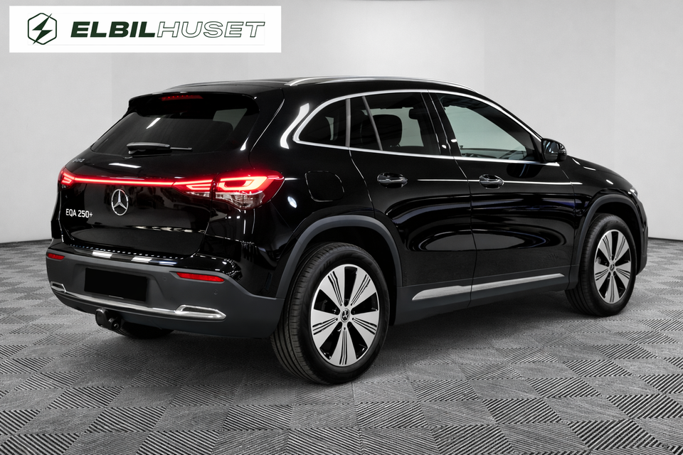 Mercedes EQA250+ Progressive 5d
