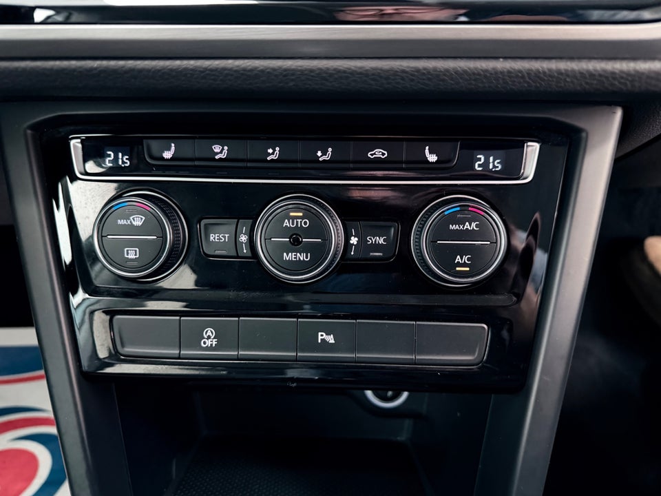 VW Touran 1,6 TDi 115 Comfortline 7prs 5d