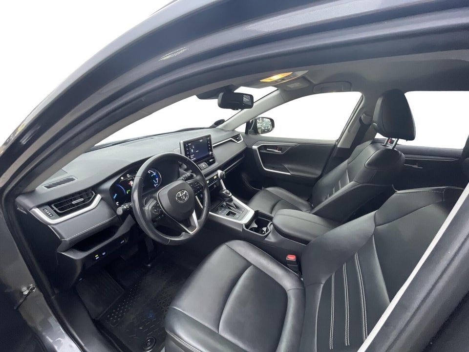 Toyota RAV4 2,5 Hybrid H3 Business MDS 5d