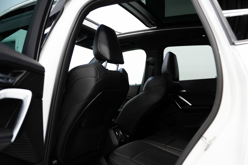 BMW iX1 xDrive30 Charged M-Sport 5d