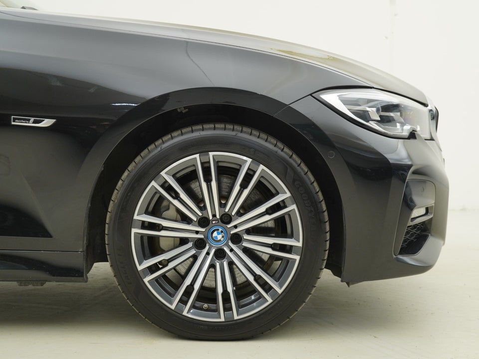 BMW 330e 2,0 Touring M-Sport aut. 5d