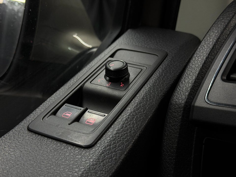 VW Transporter 2,0 TDi 180 Kassevogn DSG lang