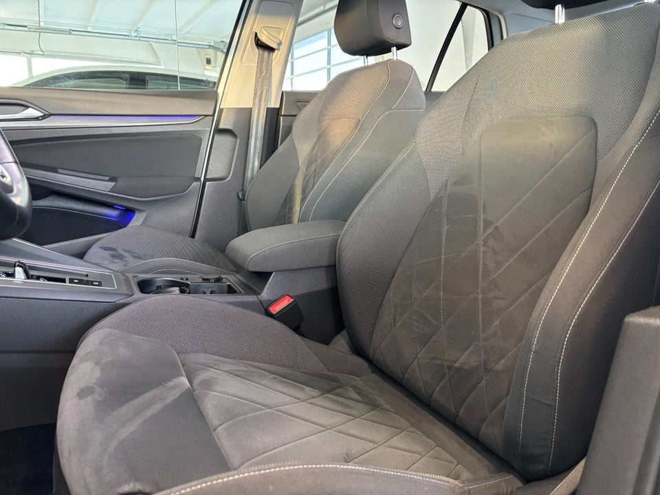 VW Golf VIII 1,4 eHybrid DSG 5d