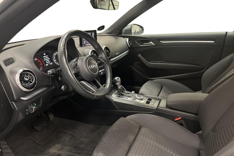 Audi A3 35 TFSi Sport Limited plus Cabriolet S-tr. 2d