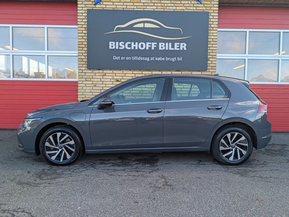 VW Golf VIII 1,4 GTE DSG 5d