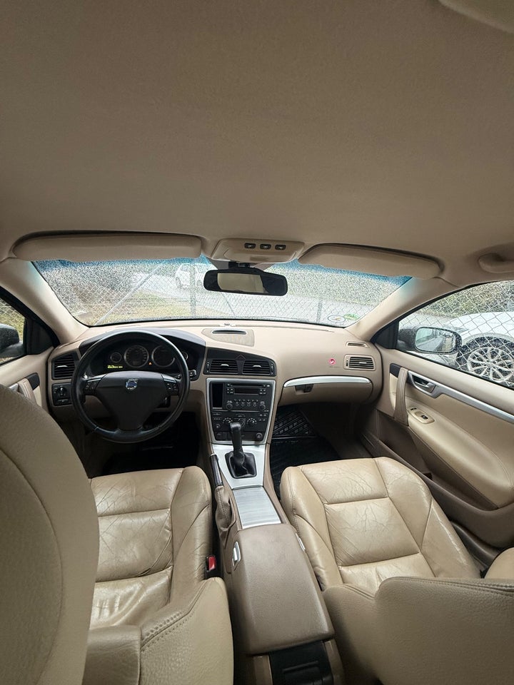 Volvo S60 2,5 T Momentum 4d