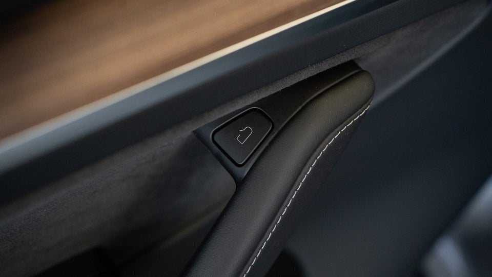 Tesla Model Y RWD 5d