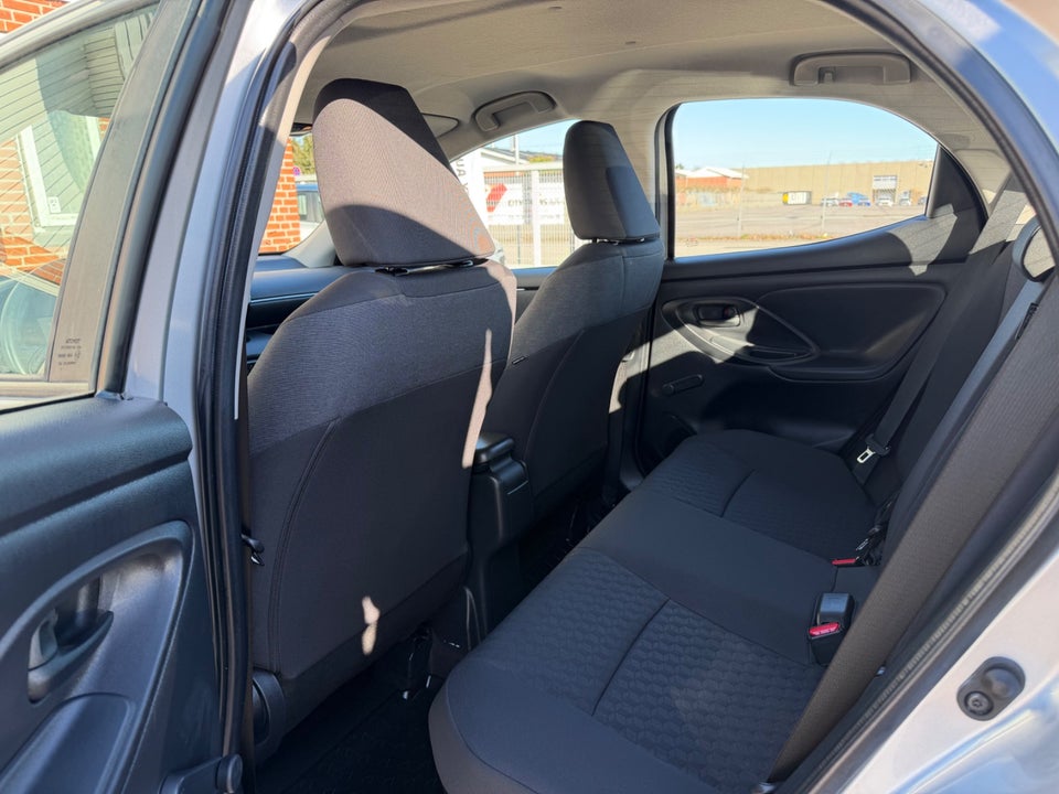 Toyota Yaris 1,5 Hybrid H3 e-CVT 5d