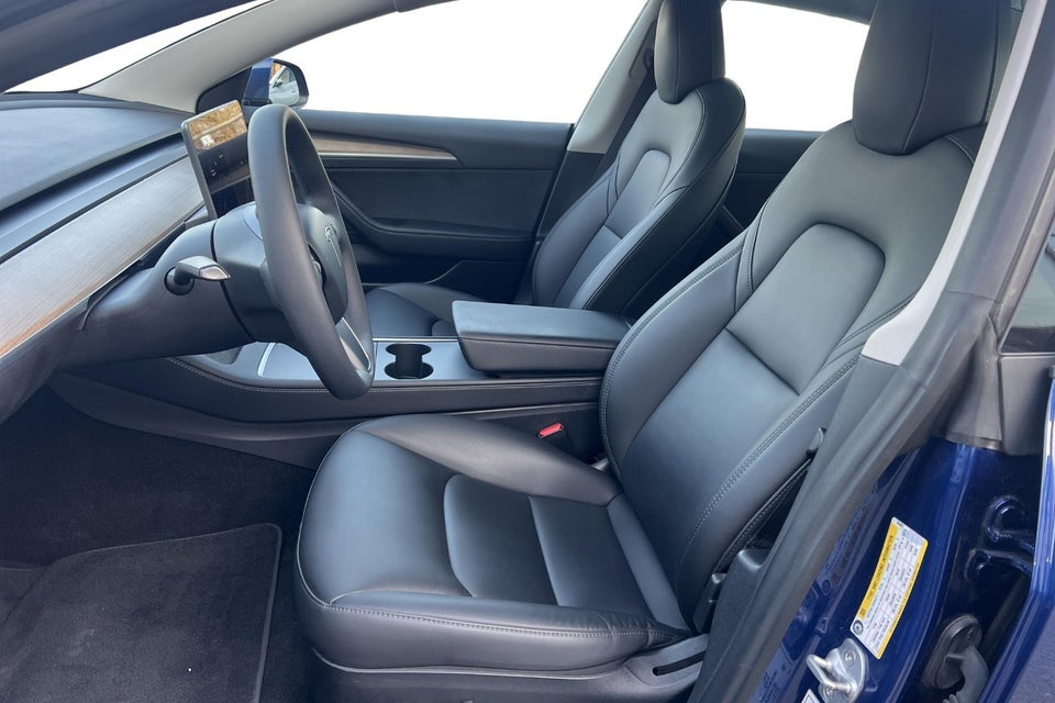 Tesla Model 3 Long Range AWD 4d