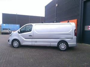 Opel Vivaro, modelår 2015, 131,000 km