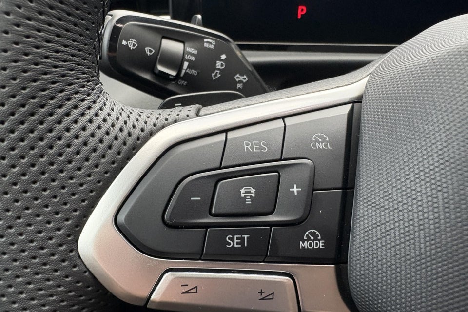 VW T-Roc 1,5 eTSi 150 R-line DSG 5d