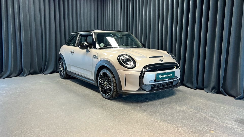 MINI Cooper SE Essential 3d