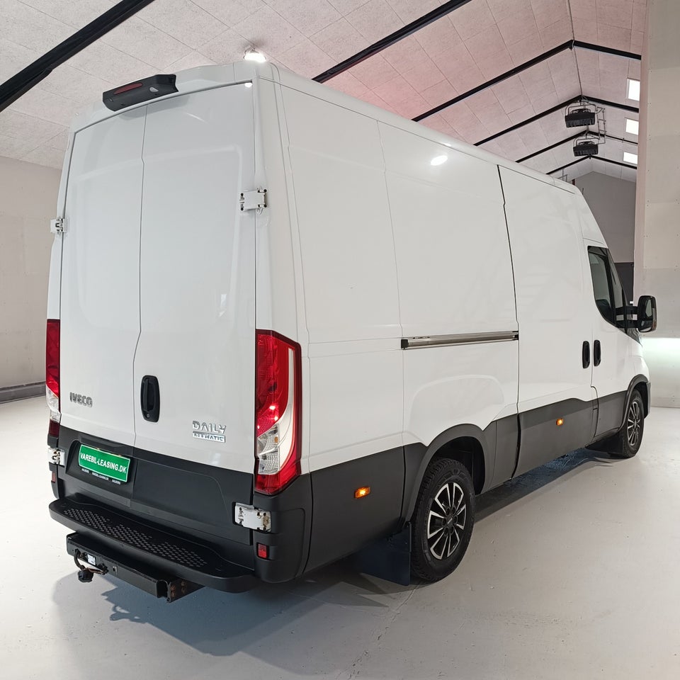 Iveco Daily 2,3 35S16 12m³ Van AG8
