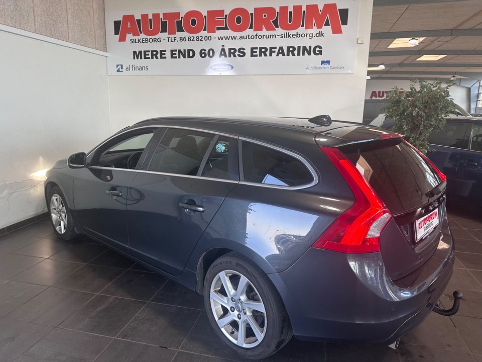 Volvo V60 2,0 D3 136 Momentum 5d