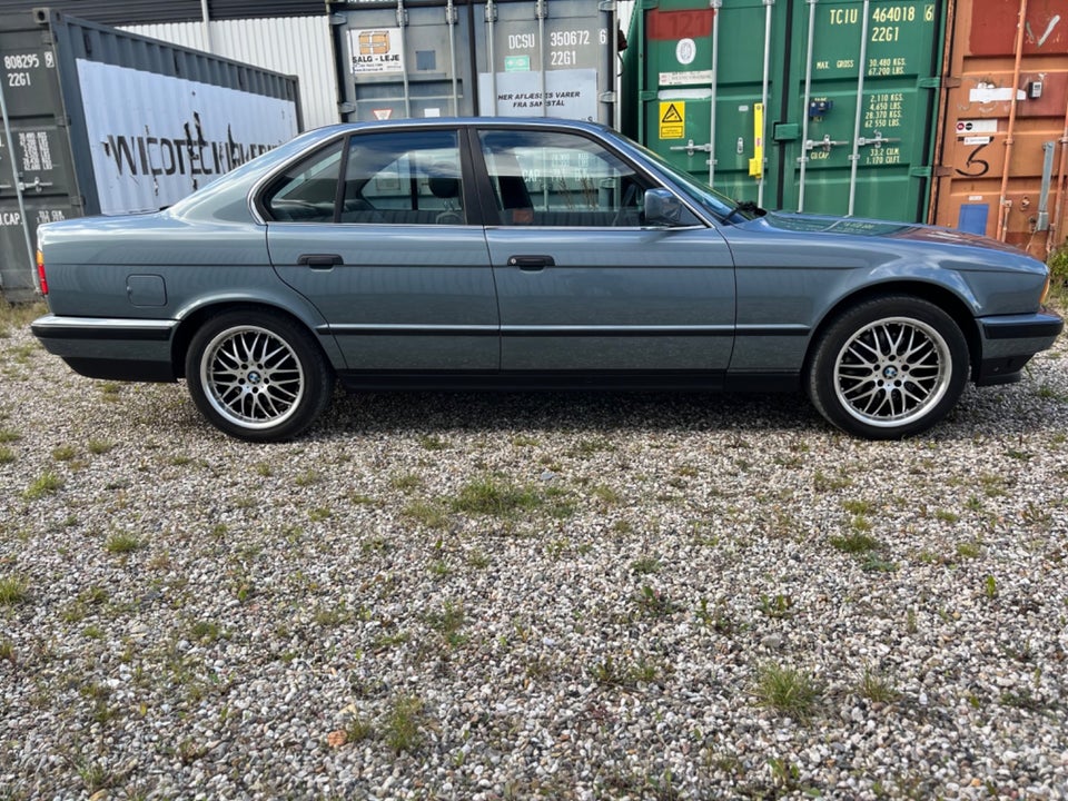 BMW 525i 2,5  4d