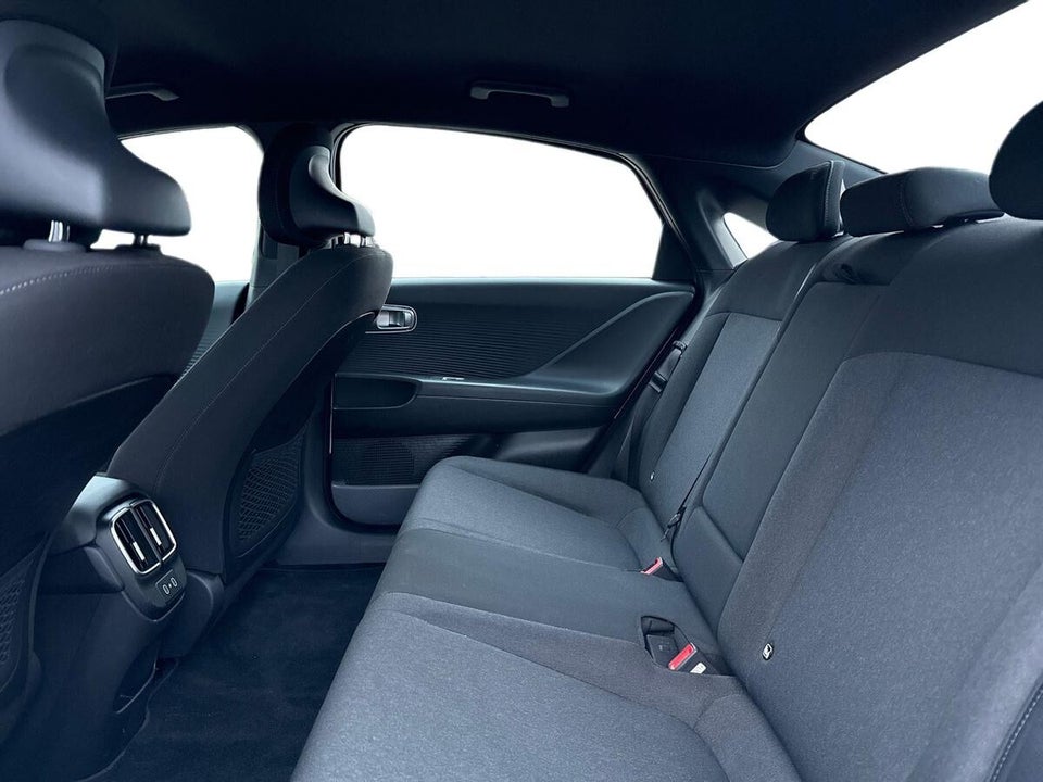 Hyundai Ioniq 6 77 Essential 4d