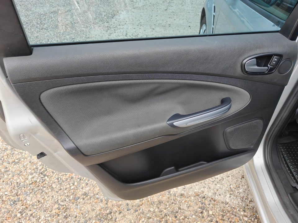 Ford S-MAX 2,0 Ambiente 7prs 5d