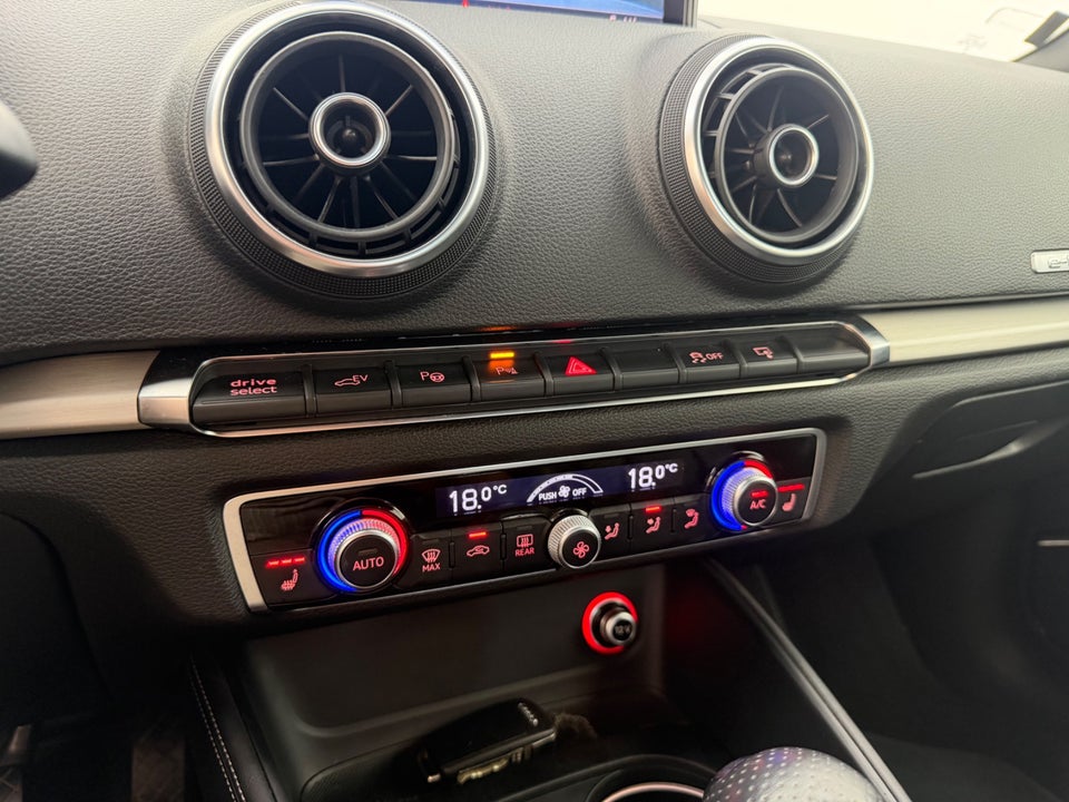 Audi A3 1,4 e-tron S-line Sportback S-tr. 5d