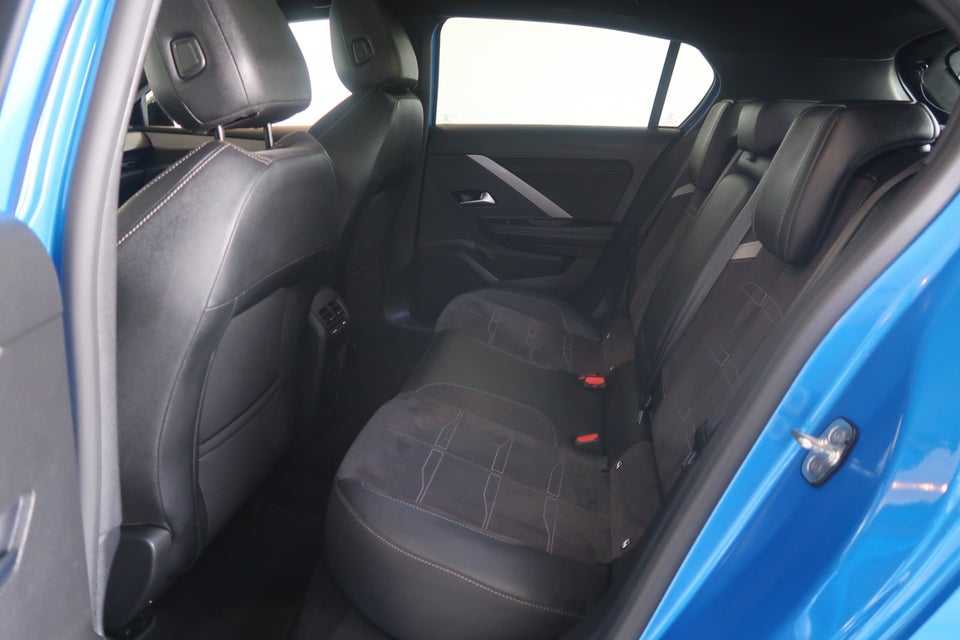 Opel Astra-e 54 Ultimate 5d