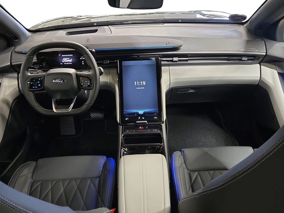 Ford Explorer 82 Premium Extended Range Van 5d