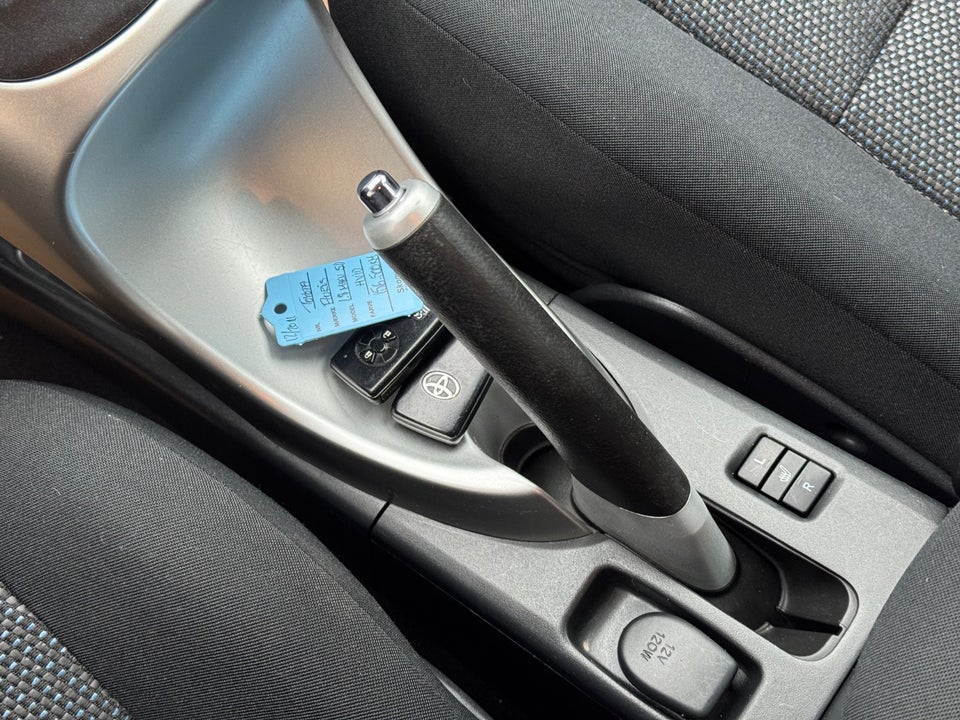 Toyota Auris 1,8 Hybrid 5d