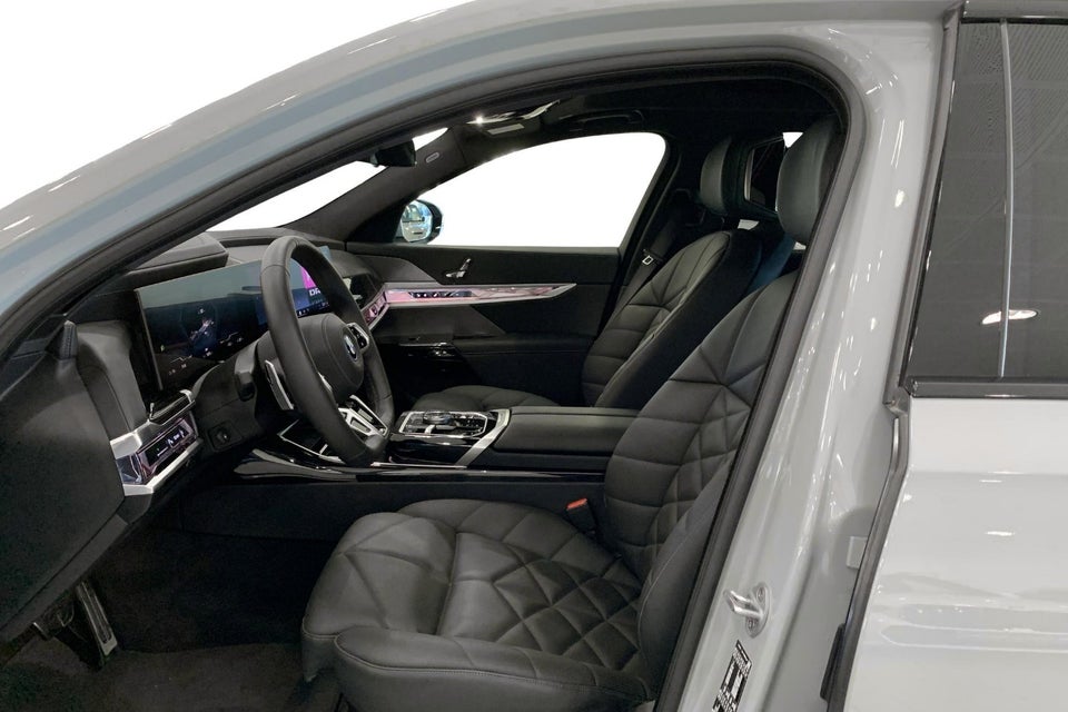 BMW i7 eDrive50 M-Sport 4d