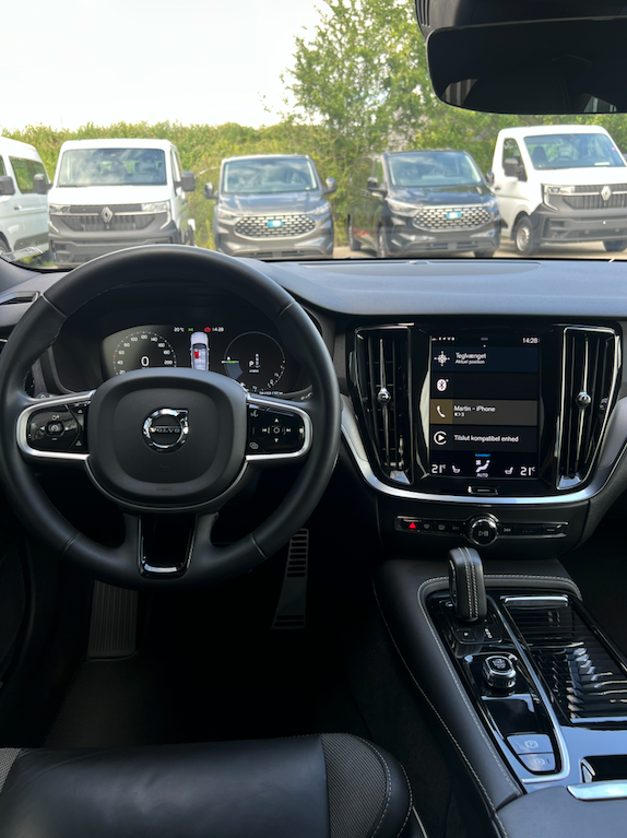 Volvo V60 2,0 T6 ReCharge R-Design aut. AWD 5d