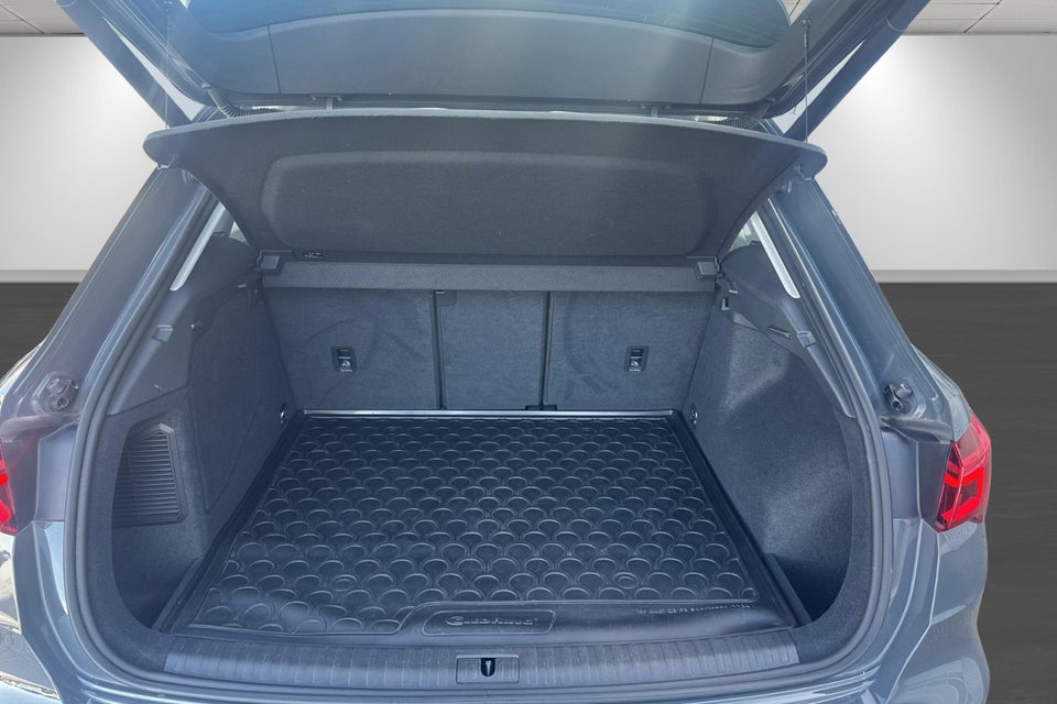 Audi Q3 45 TFSi e Attitude plus S-tr. 5d