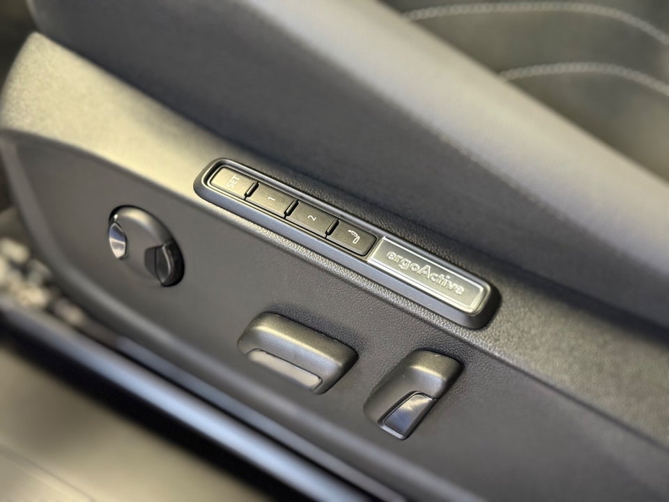 VW ID.4 77 Pro Business Premium 5d