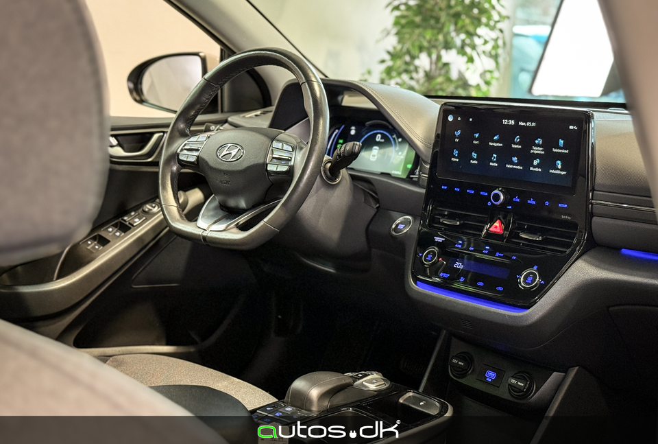 Hyundai Ioniq 40 EV Premium 5d