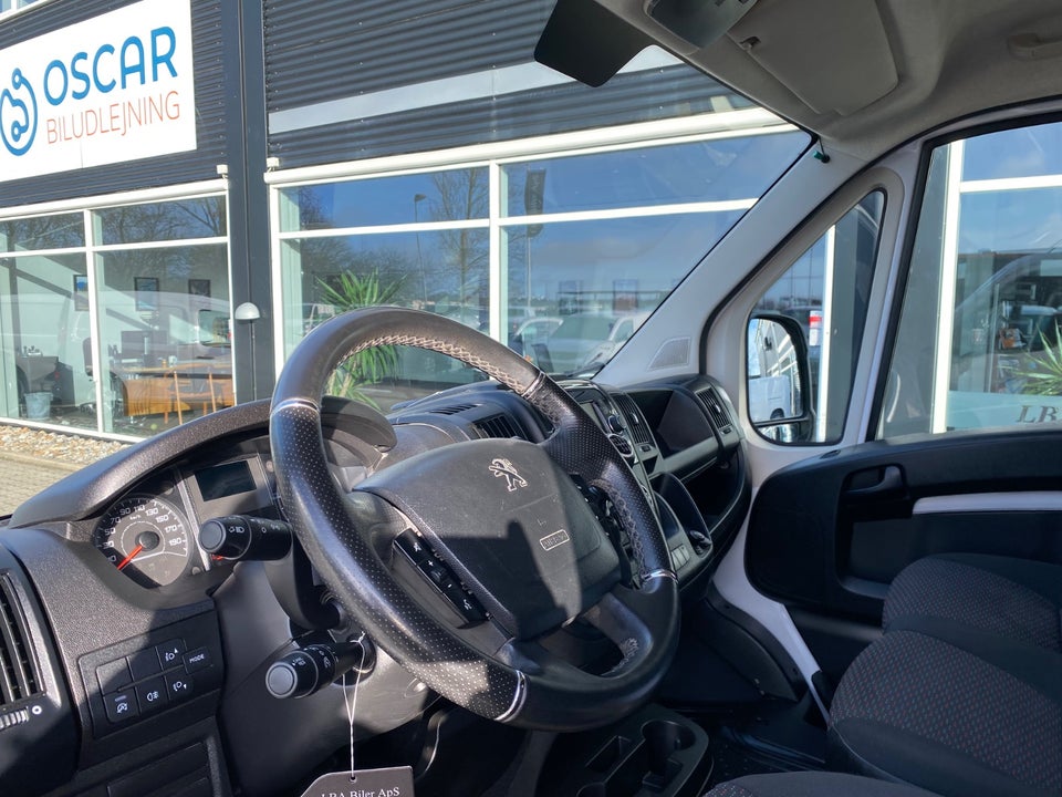 Peugeot Boxer 330 2,2 BlueHDi 140 L2H1 Premium