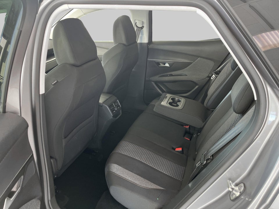 Peugeot 3008 1,2 e-THP 130 Active 5d