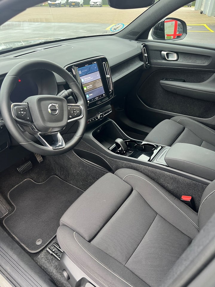 Volvo XC40 ReCharge Extended Range Plus 5d