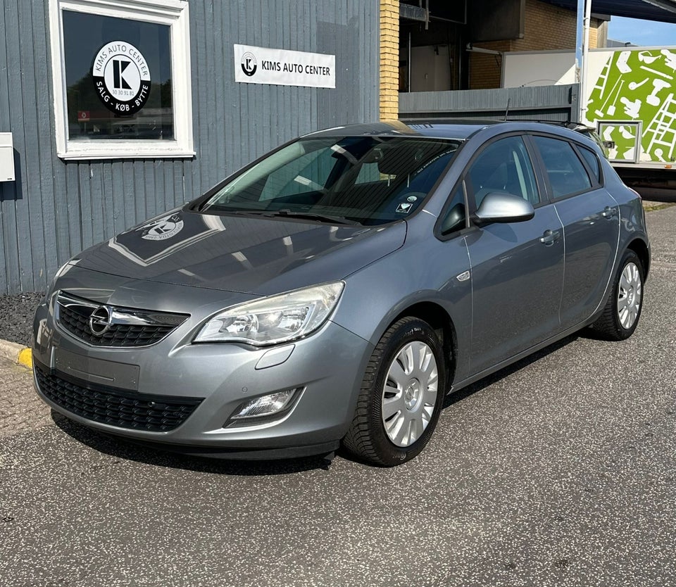 Opel Astra 1,6 Enjoy 5d