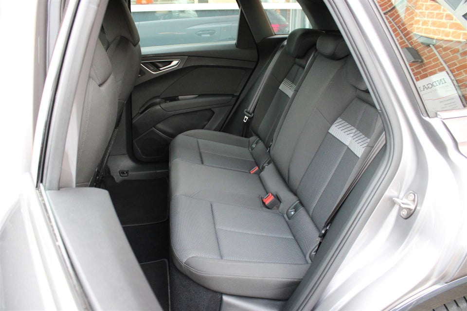 Audi Q4 e-tron 40 S-line 5d